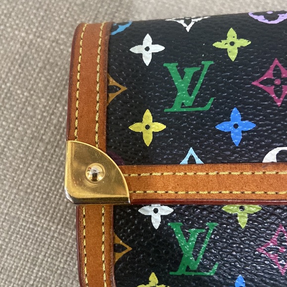 - Louis Vuitton Murakami case - Picture 5 of 14